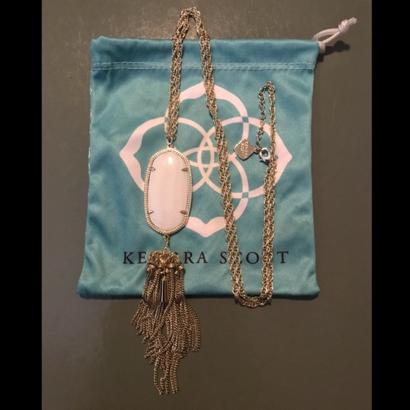 Kendra Scott Pendant Necklace - Picture 2 of 2